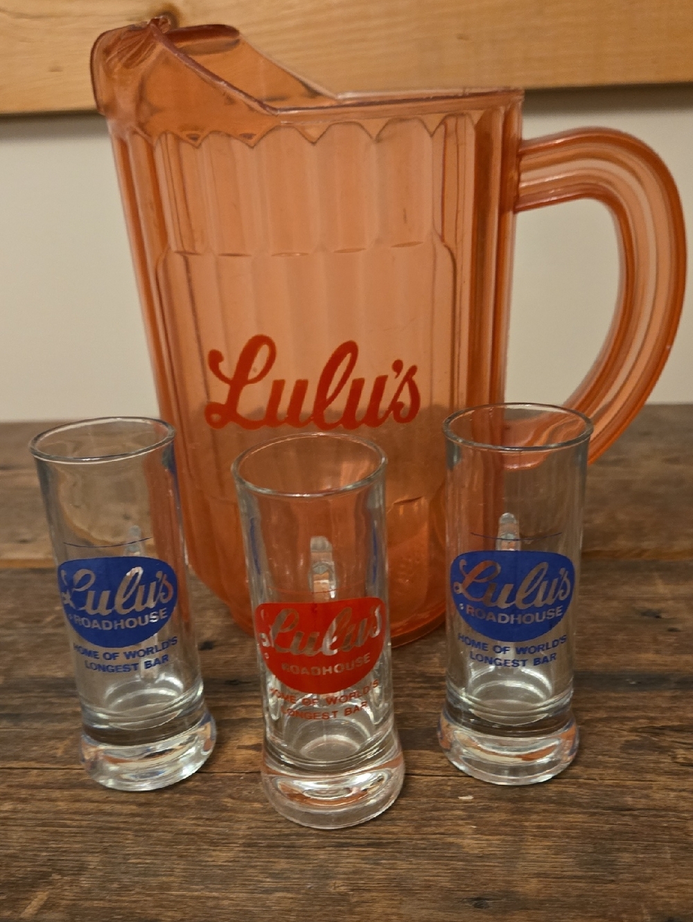 🍺 Iconic Lulu’s Roadhouse Pitcher & Shot Glass Set 🍺